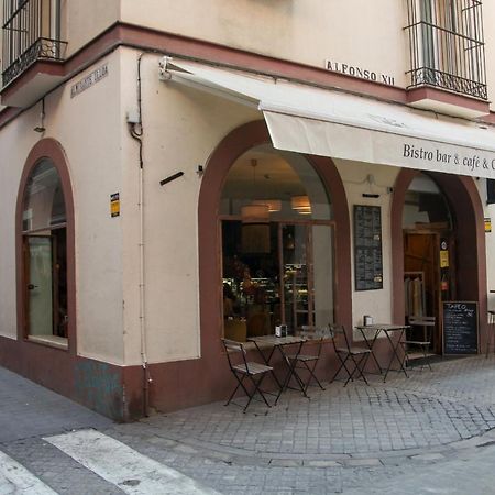 Pikis Apartment Center 1 Sevilla Dış mekan fotoğraf