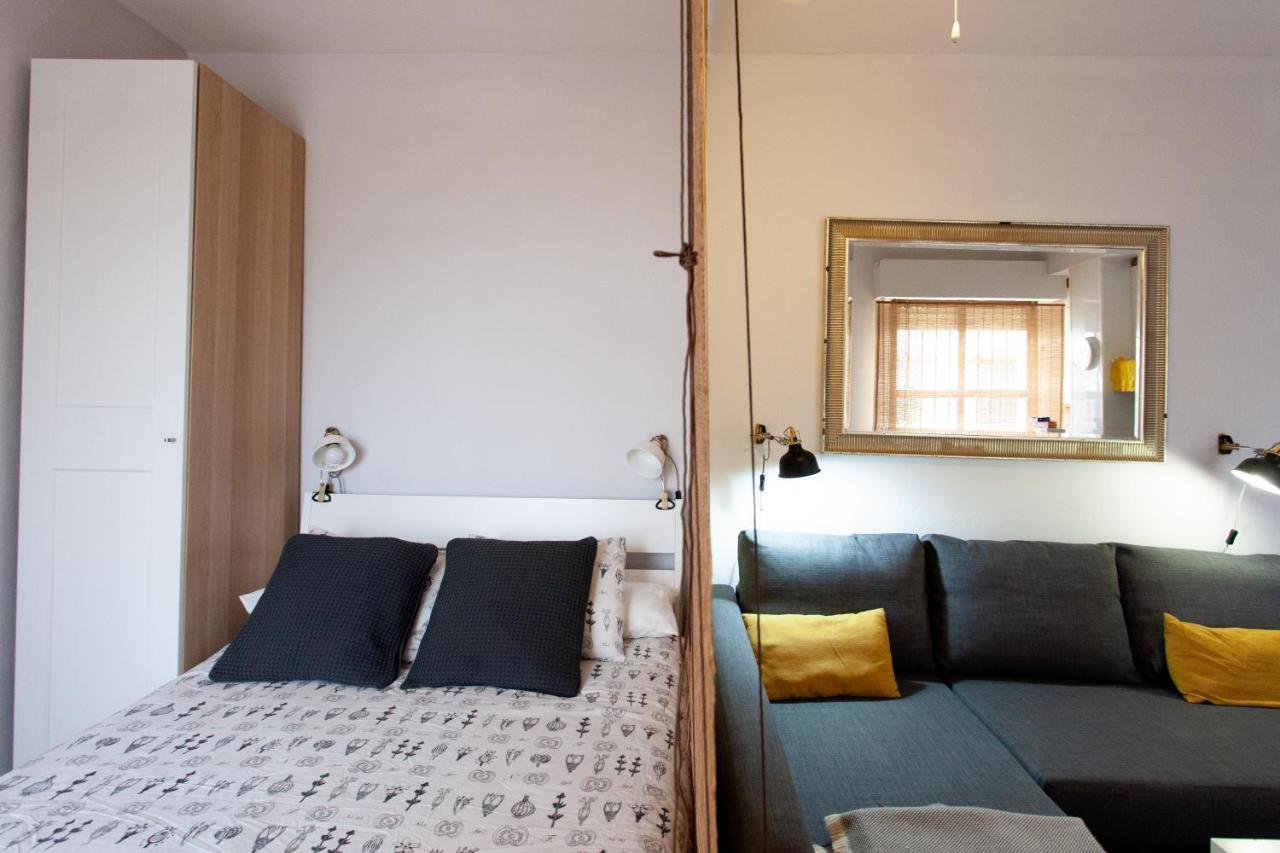 Pikis Apartment Center 1 Sevilla Dış mekan fotoğraf