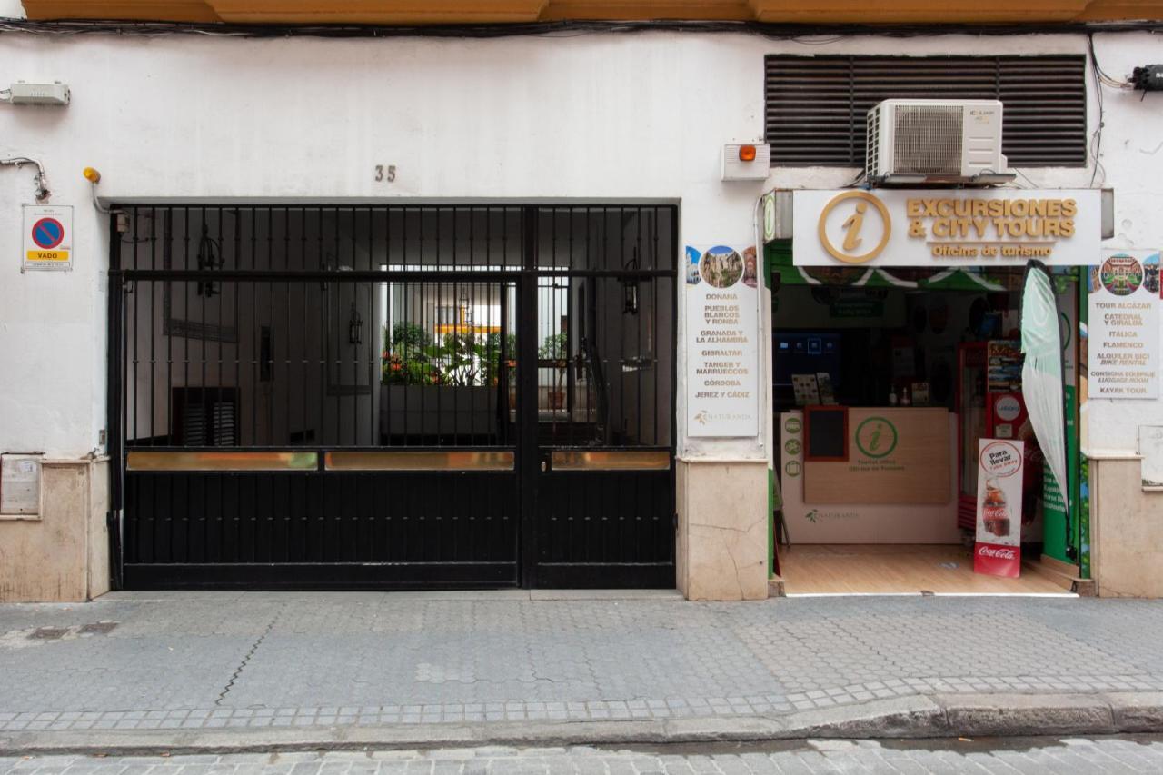 Pikis Apartment Center 1 Sevilla Dış mekan fotoğraf