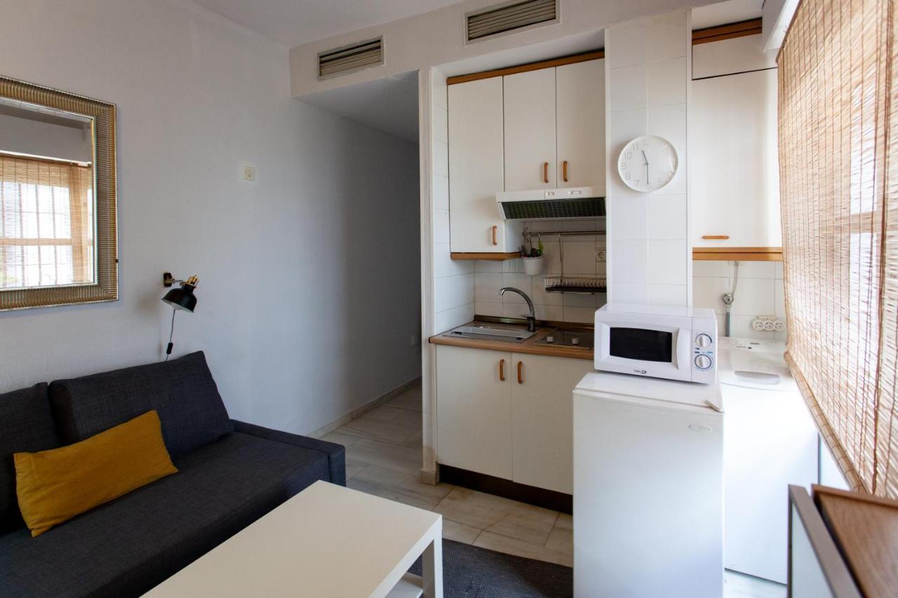Pikis Apartment Center 1 Sevilla Dış mekan fotoğraf