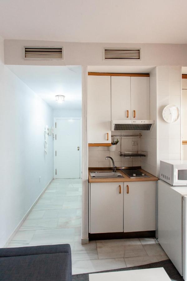 Pikis Apartment Center 1 Sevilla Dış mekan fotoğraf